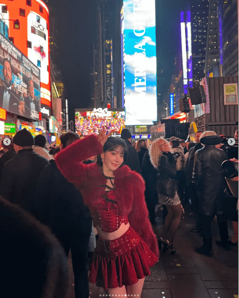 「想像もしていなかった未来でした」LE SSERAFIM・宮脇 咲良がNYで新年を迎える！ファン達に感謝の言葉も...