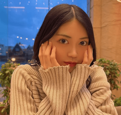 アイドル兼任のゴルフ美女子、対面のウルウル瞳で”見つめるショット”を披露！ファン夢心地に「ああ！かわあいい」