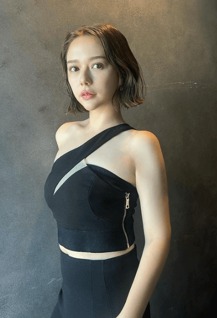 あの元人気アイドル、「−9キロ達成＋ウエスト−9.5cm」のビューティースリムボディを披露し話題沸騰！