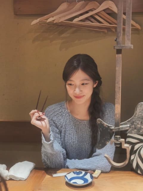 LE SSERAFIMカズハの美貌にファンは驚き！？