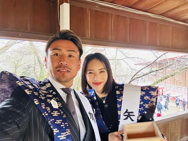 魔裟斗、美人妻との2ショットを公開「素敵な夫婦」