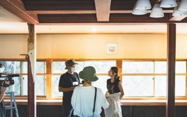 スザンヌの「KAWACHI BASE龍栄荘」に有吉ゼミのスタッフが約半年間密着！