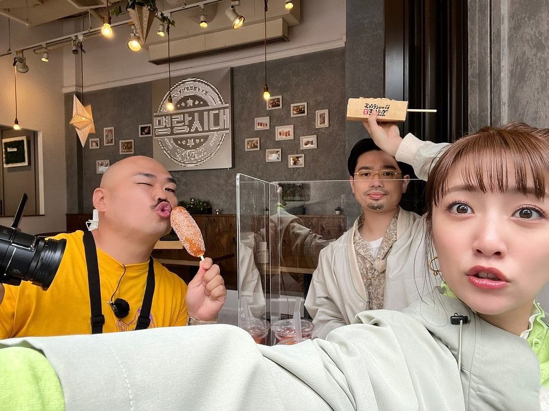 高橋みなみさんがロケでの一コマを公開📸クロちゃんとの遭遇も😂