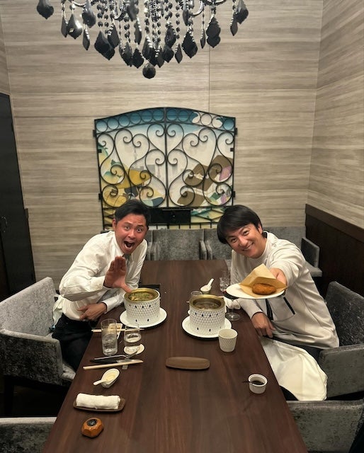 「仲良し！」上地雄輔が金メダリストとの2ショットを公開！