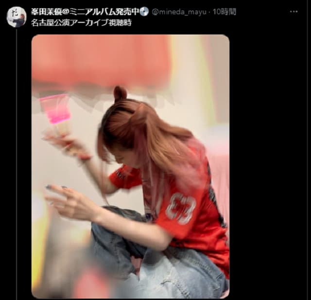 「荒ぶっておられる…」人気声優が推しのLIVEアーカイブに大興奮