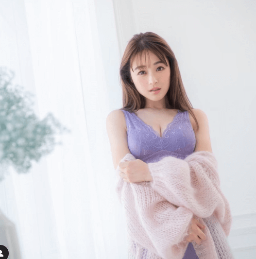 鈴木奈々、新作LUNAナイトブラを紹介！お気に入りカラーはエアリーラベンダー