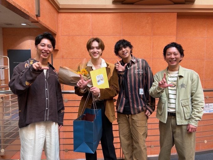 ニューヨーク屋敷　ラヴィット卒業の超人気アイドルへメッセージと写真を公開！