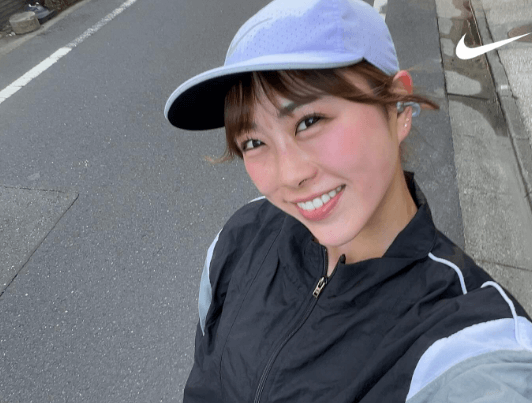 「かわいすぎです、癒されます」笑顔に定評のあるマラソン美女子、ラン姿＆自分へのご褒美ショットを公開！「飲みっぷりサイコー」