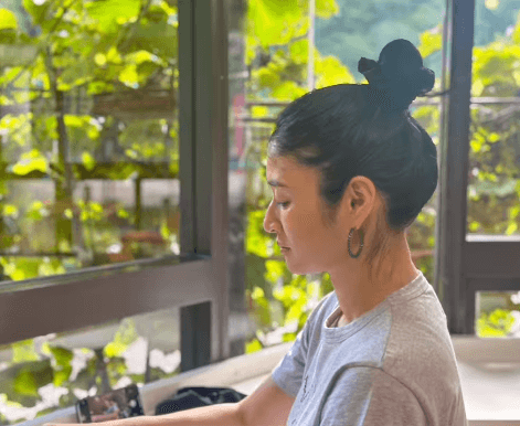 小雪の私服スタイルと自然体の魅力