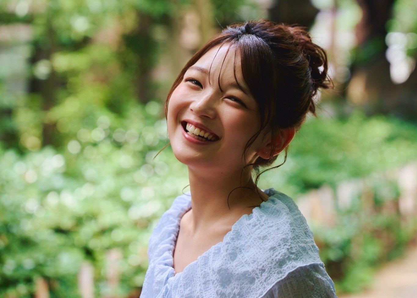 福留光帆、自然のなかで笑顔輝く新ビジュアル公開　撮影はかが屋・加賀翔