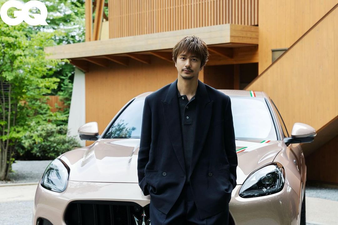 速水もこみちがイタリア高級車との2S披露でファン悶絶「大人の色気が…」