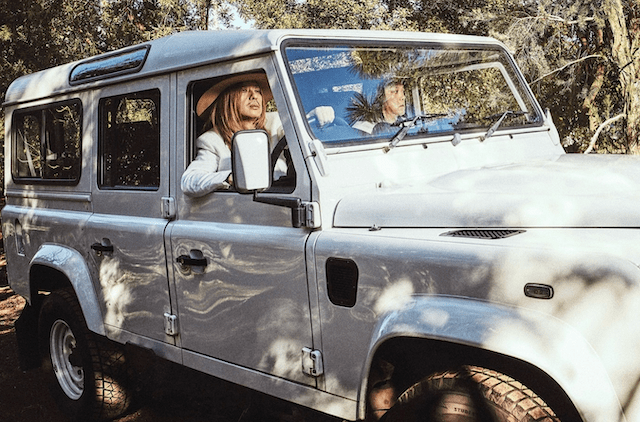 ミュージシャン・清春が『New artist photo』公開！豪快ショットにファン魅了！