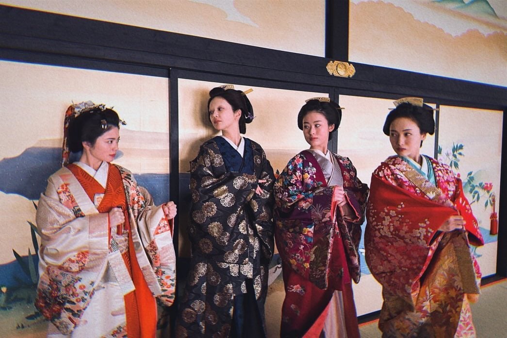 小芝風花が撮影現場でバチバチ？！オフショットが話題👀