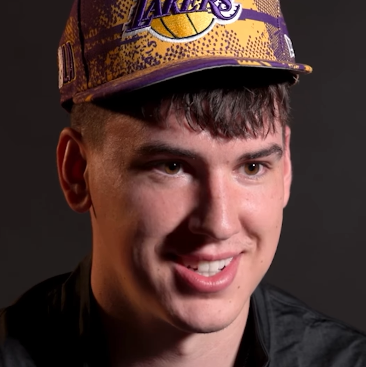 レイカーズ新加入ジェイク・ララビアが“電撃Q&A”に挑戦！意外な素顔が明らかに