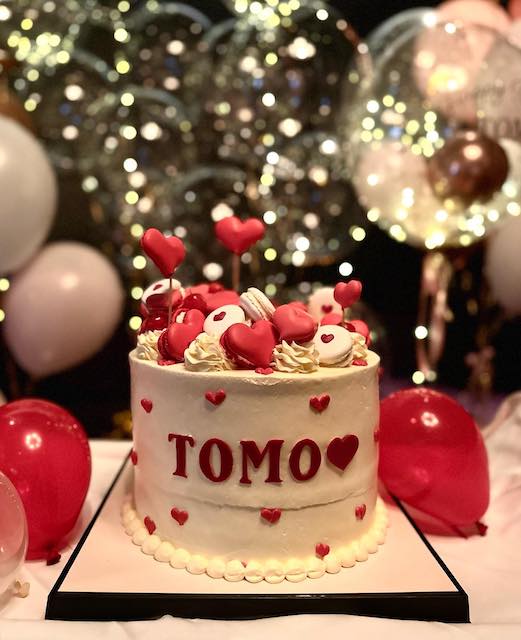 板野友美が愛が溢れる1枚公開で話題に💖😳超豪華な誕生日ケーキとは❓