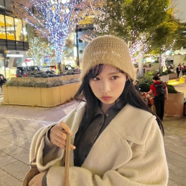 AKB小栗有以、息抜きに丸の内イルミネーションをお散歩！