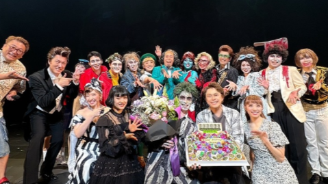 ジェシー、舞台仲間からの“まさかの”サプライズに感涙！愛され座長の誕生日とは？