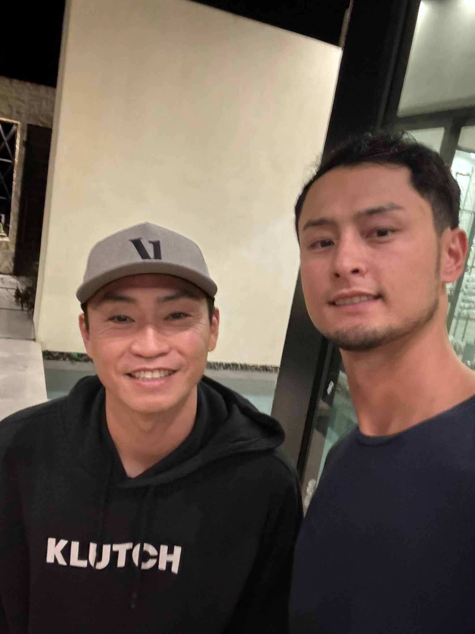 「素敵なツーショット」引退の青木宣親、家族でダルビッシュ宅訪問