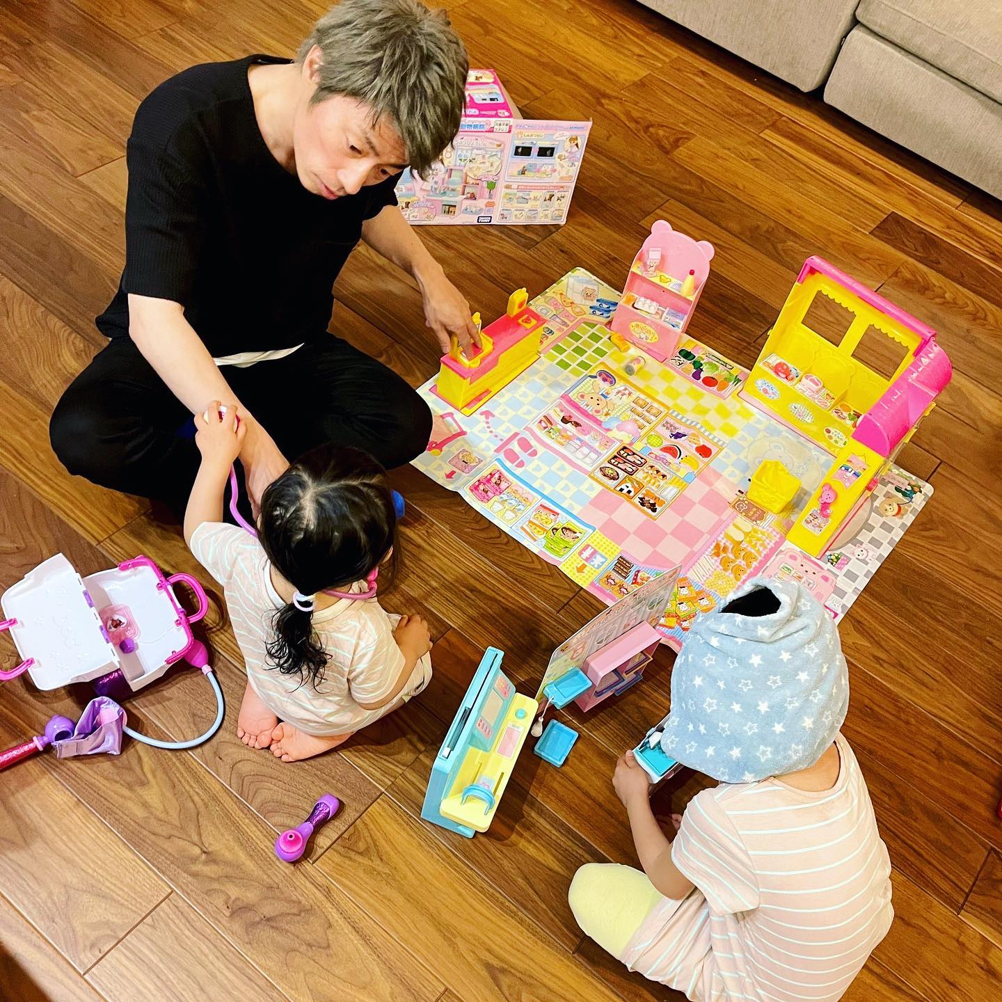 「優しいお父さん‼️🤗😍」パパ・田村淳さんが“二刀流”で小室哲哉さんに！？🎹