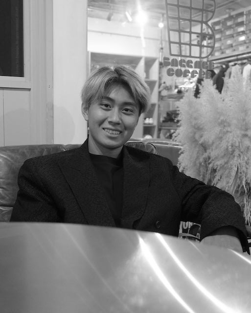 パリ五輪代表も務めた顔面国宝級アスリートの最新ショットがイケメンすぎると話題！「スーツ着てたら大人みたいだよ」