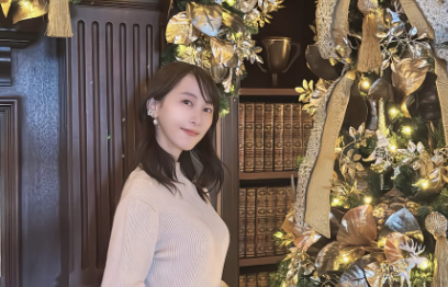 松井玲奈、ディズニーシーでのホリデーショットを公開！「マダム感」に自ら笑い！