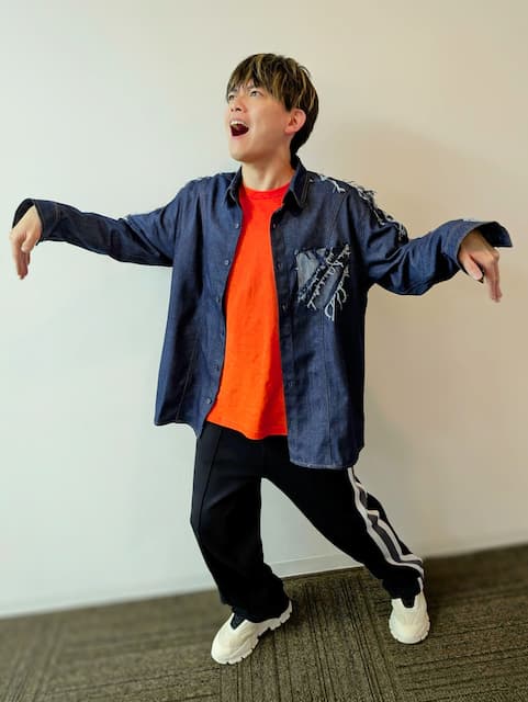 松丸亮吾の衣装がポケモンのガブリアスに似ていると話題に