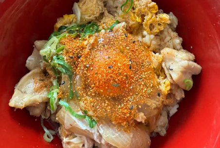 「小沢仁志、朝から豪快親子丼ショットにファン歓喜『兄ィ、唐辛子効きすぎ！』」