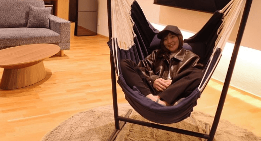 美女柔道家、元スケートプロと女子旅！ハンモックショット＆卓球フォトに反響「ちょ、この2人の卓球対決ならチケット買ってでも見たい」