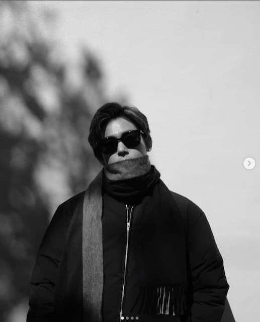 「いけめんが詰まりすぎている」小瀧望がモノクロサングラス姿の写真にファン歓喜！