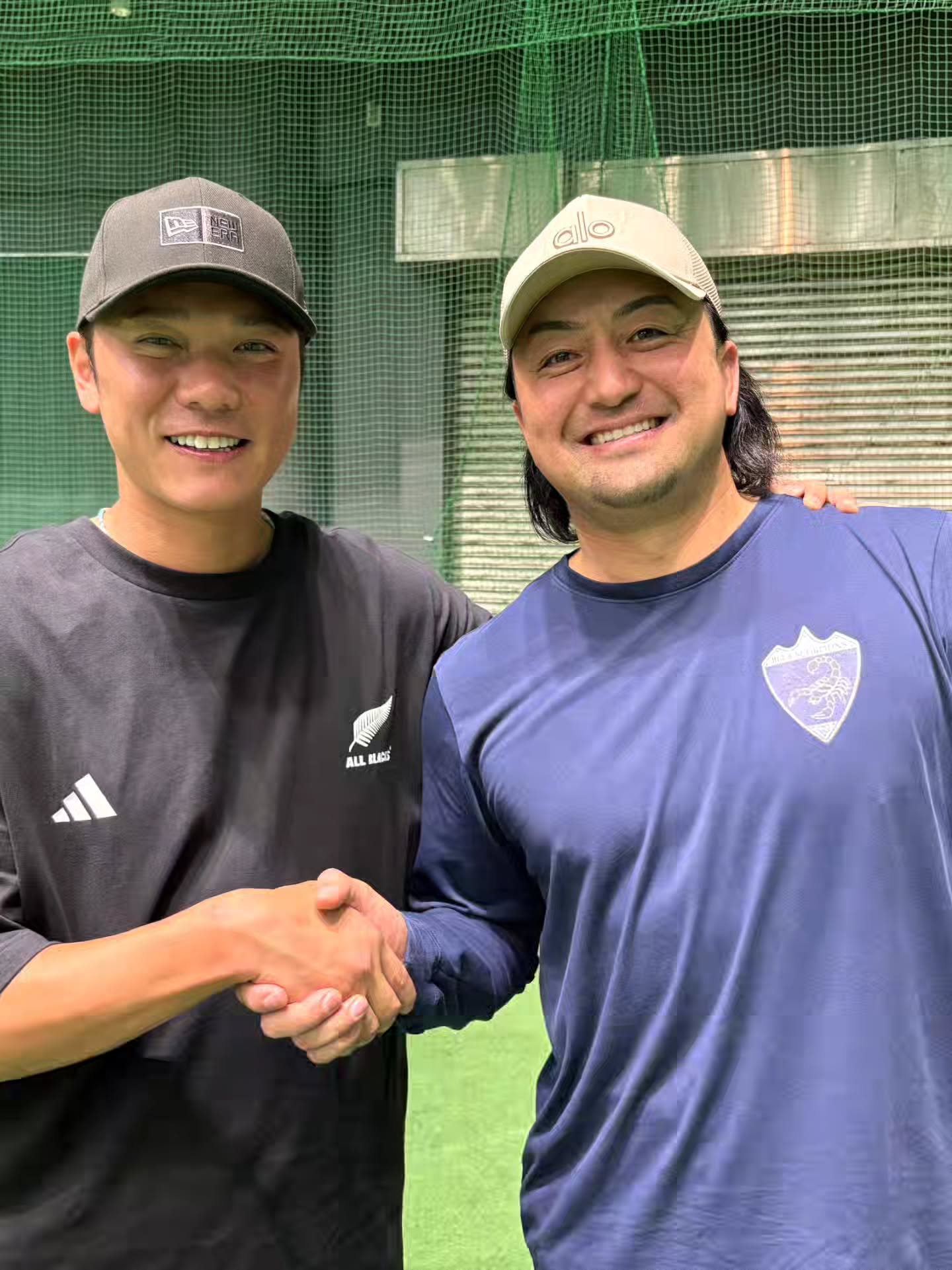 巨人・坂本勇人、現役引退の澤村拓一とのツーショット公開