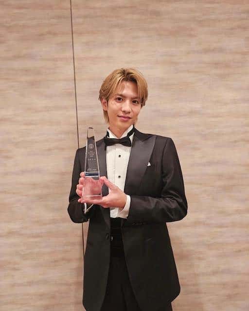 数々の著名人が獲得の賞を受賞した志尊淳に称賛の声続々👏✨