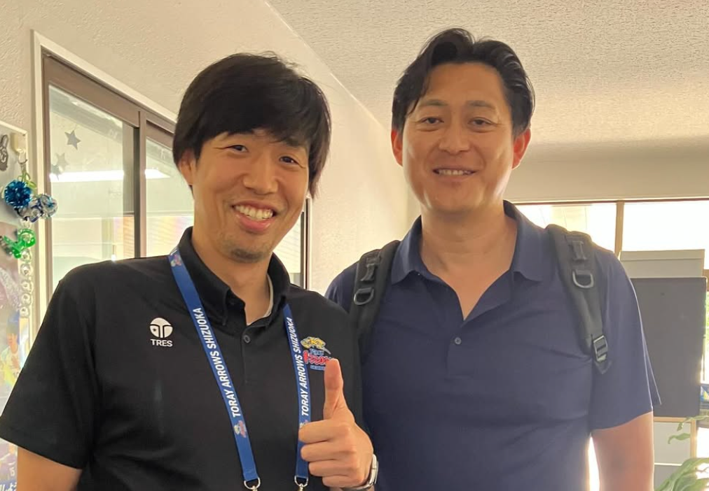 「この絆、まさにチーム日体大」東レ・米山裕太、先輩との笑顔2ショットにファン注目