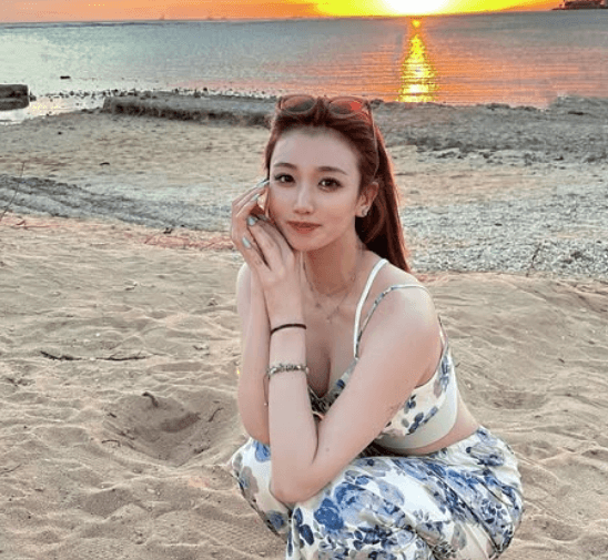 「この日を忘れない。」元プロ野球の美女チアダンサー、ワイキキビーチで魅せた”サンセット・美ショット”にファンうっとり「綺麗…かわいい」