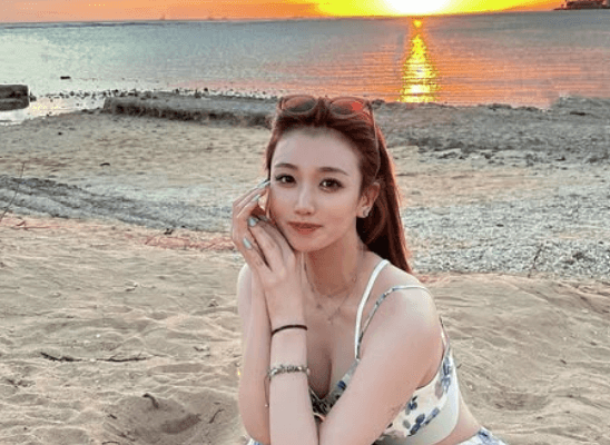 「この日を忘れない。」元プロ野球の美女チアダンサー、ワイキキビーチで魅せた”サンセット・美ショット”にファンうっとり「綺麗…かわいい」