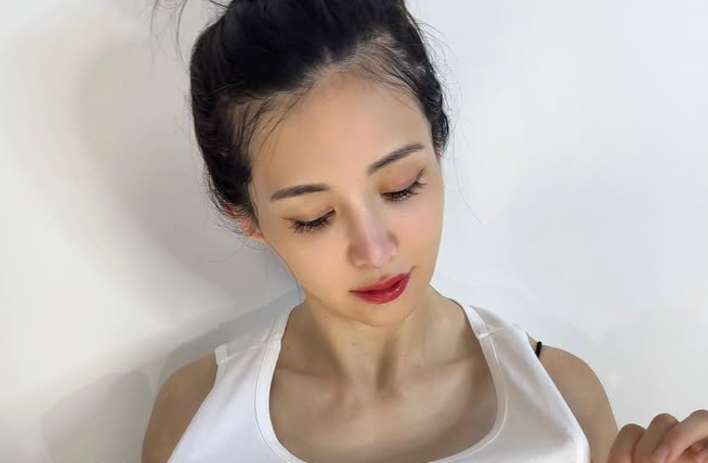 「鍛え上げられた腕が話題」元RIZINガール、Devilockタンクトップ姿に称賛の声