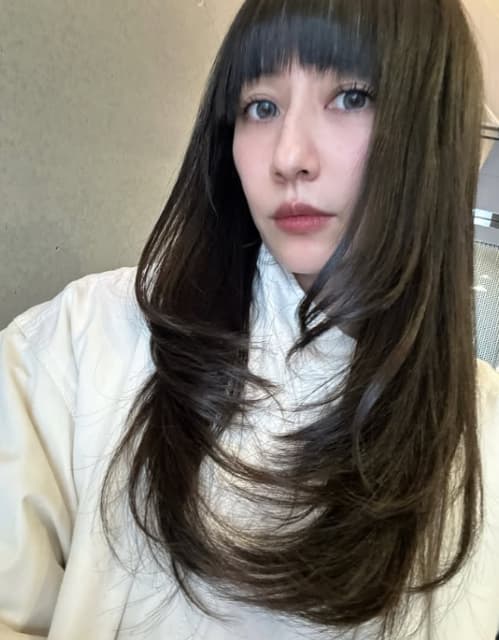 歌手・玉置成実が超ロングヘアをカット！ニューヘアを公開！