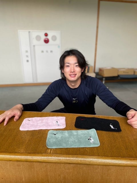 長岡秀樹の笑顔に誘われてチェック必須、神宮外苑でしか手に入ら