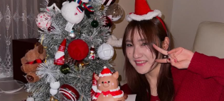卓球 加藤美優、クリスマスツリーの飾り付けに挑戦！「センスないかも🎄」