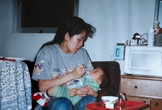 高梨沙羅が母との”思い出ショット”を公開「母子そっくり！」