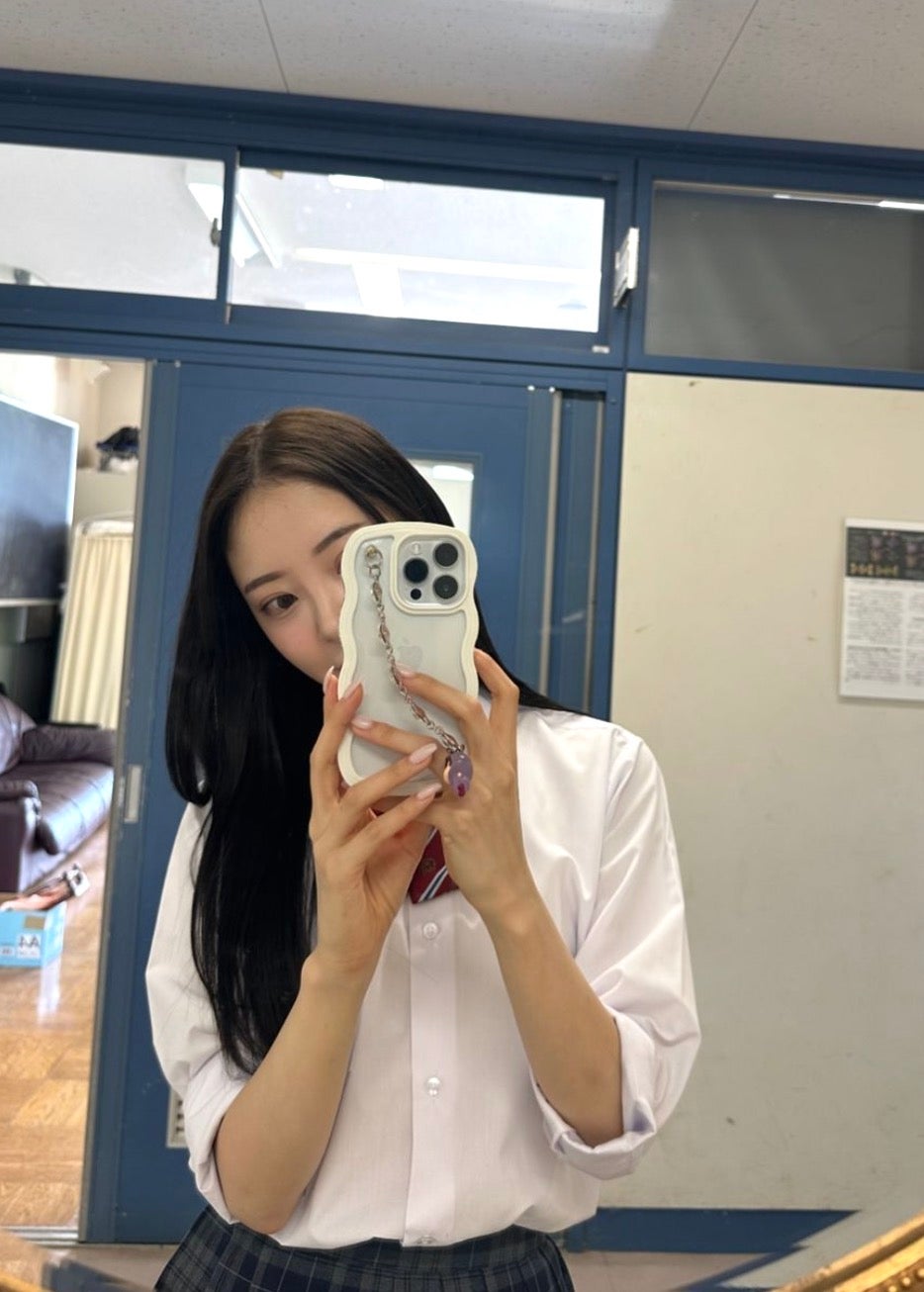 堀未央奈が制服！？「似合いすぎ...。」