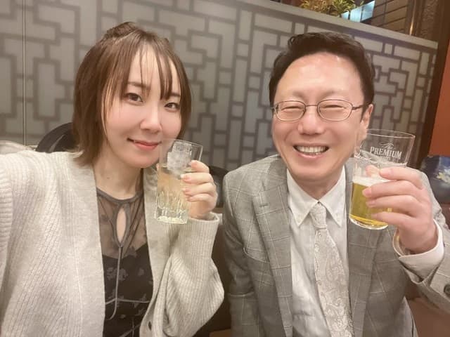 「どう見ても父娘」麻雀最強戦打ち上げでの仲良しツーショットが素敵すぎると話題に