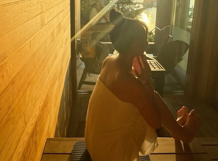 極上の夕暮れセッション！タレント清水みさとが魅せた“サンセットサウナ”の一瞬