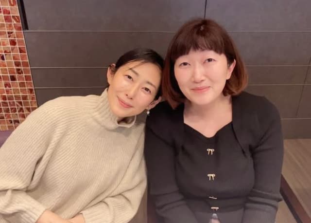 「いっぱい 癒されたなぁ〜」木村多江が大好きな芸人とランチタイムを満喫！