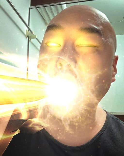 クロちゃんは『はかいこうせんをおぼえた⁉』朝からインパクト大な加工ショットにファン注目！