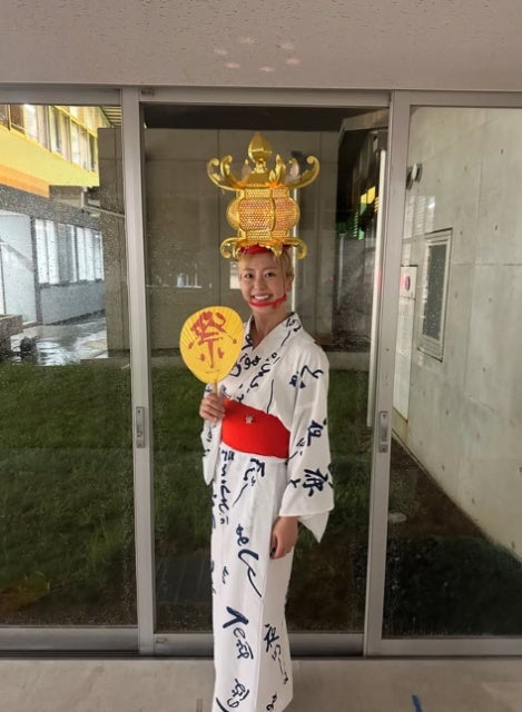 華やか笑顔！熊本ビューストピンディーズ・細江みづき、山鹿灯籠まつりで伝統衣装姿を披露