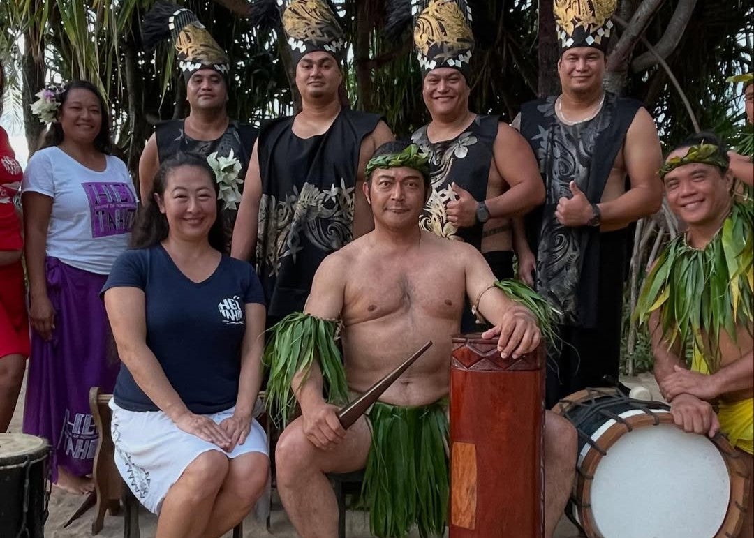 山口智充がタヒチで現地文化を体感「グッと！地球便」で笑顔の交流