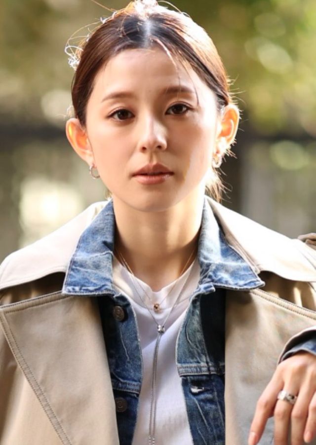 大人かっこいい！モデル・朝比奈彩がChaumetを身に着けたコーディネートを公開