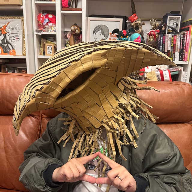 都市ボーイズ・はやせやすひろ、『ダンダダン』に登場する自身がモデルのキャラ”パヤセ”の”異形コスプレ”を公開！