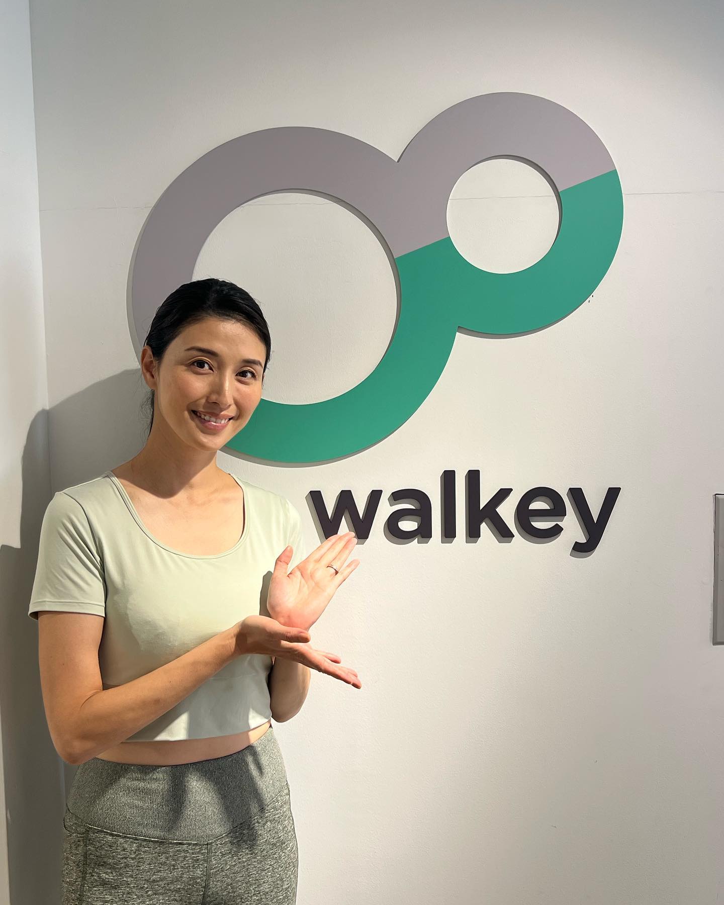 「脚が長くなった感じ」橋本マナミが美ボディトレーニングを披露✨