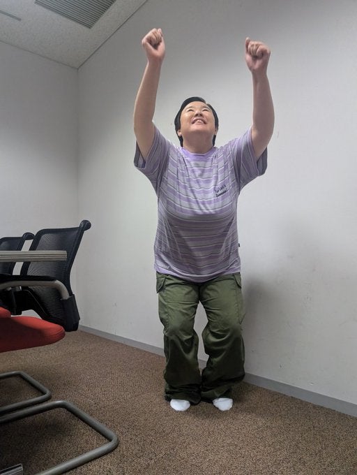 「全力ナンデス～」やす子　全力ジャンプで○○を告知！！